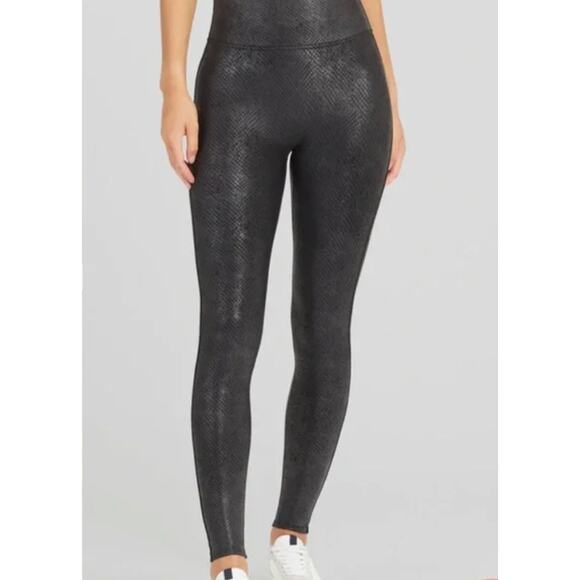 Spanx Leggings Womens Large Faux Leather Black Reptile Print 27" Inseam - Picture 2 of 11